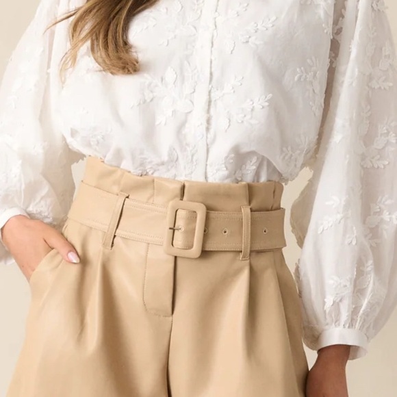 New With Tags Entro White Appliqué Top, Size Small - Picture 2 of 2